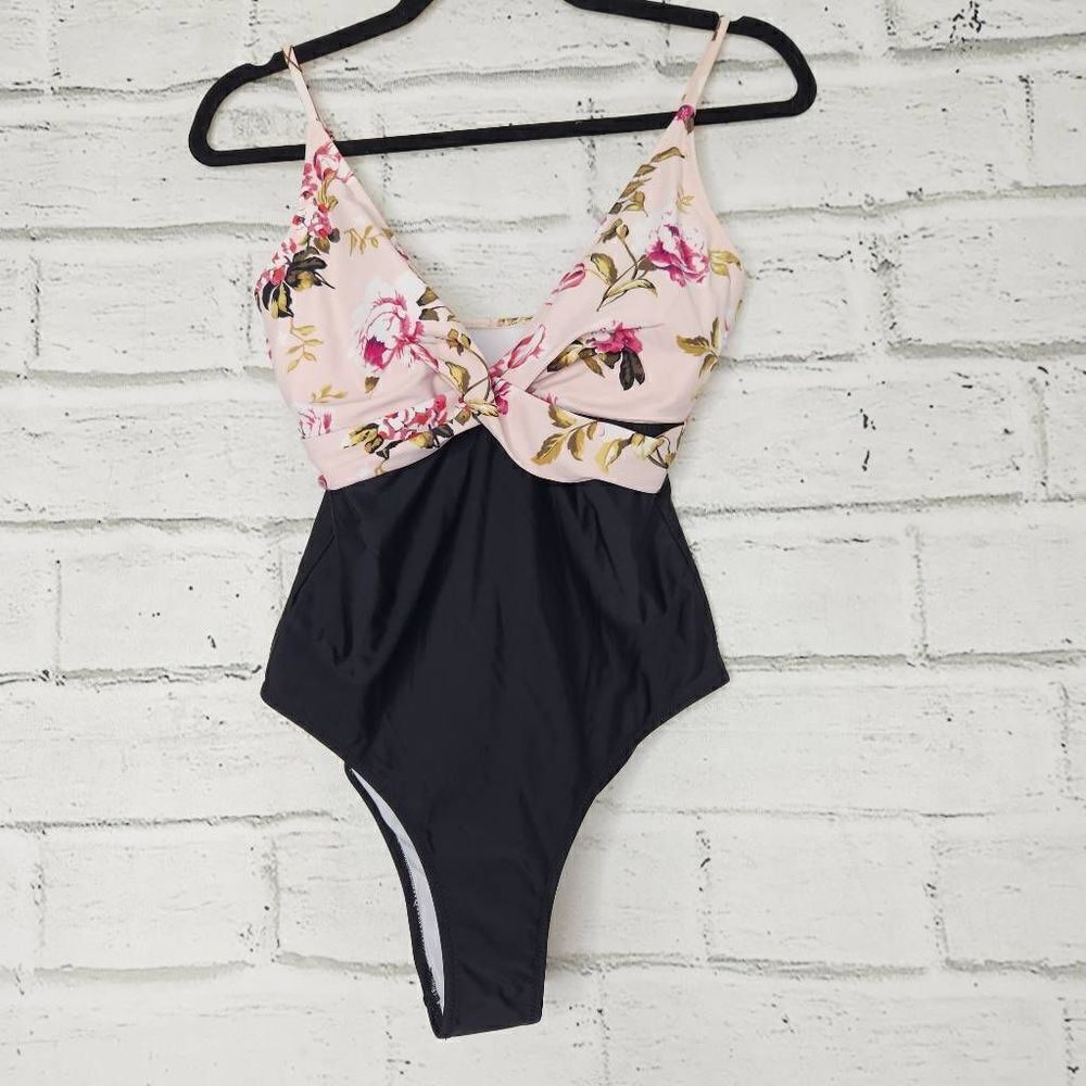 Cupshe Women's Black Pink Twist Front Adjustable Strap One Piece Swimsuit Small